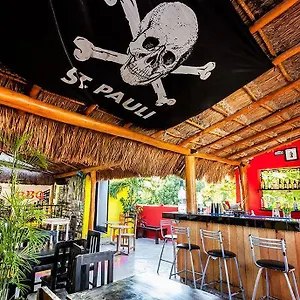 https://hostel-che-playa.quintano-roohotels.com