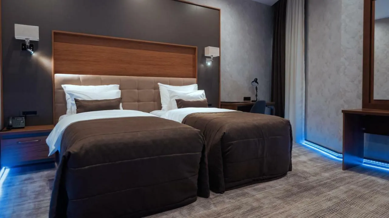 Midtown Hotel Baku 4*,